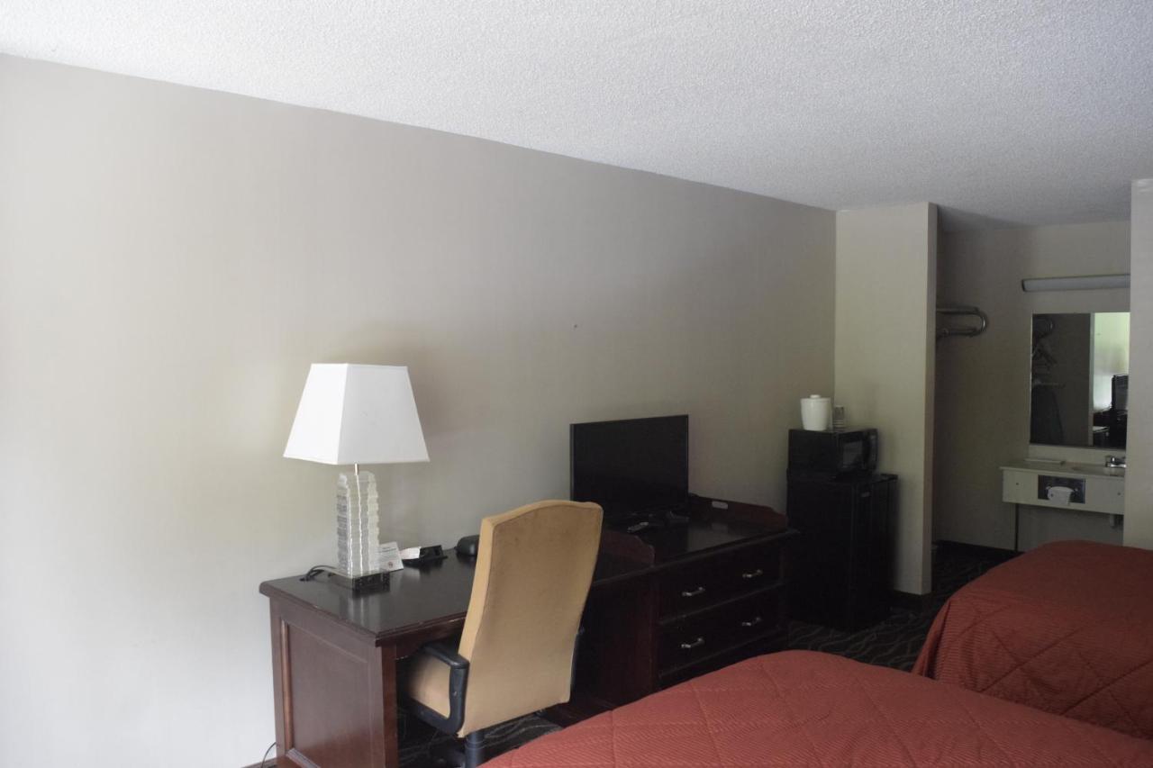 Landmark Inn Hartsville Extérieur photo