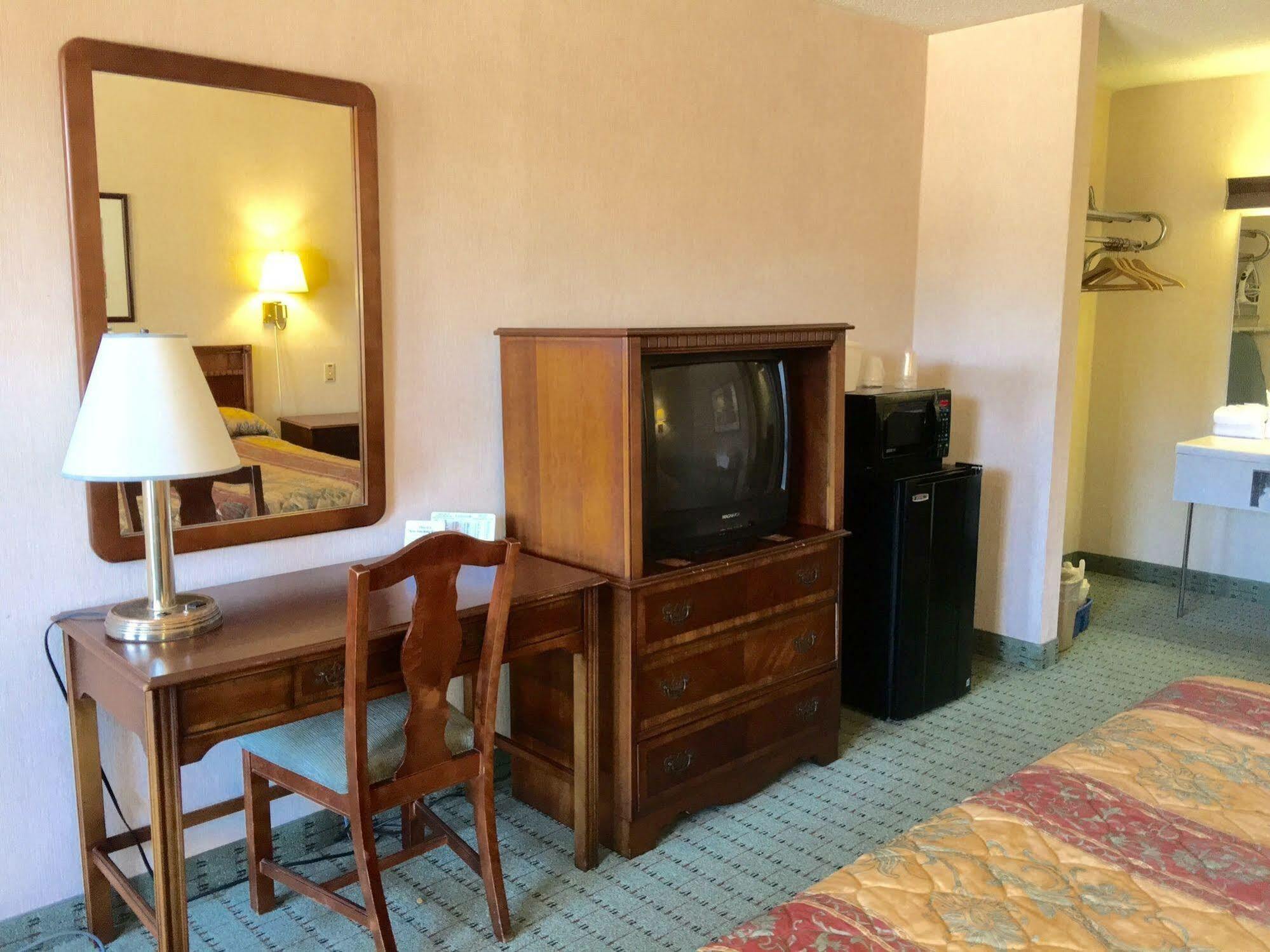 Landmark Inn Hartsville Extérieur photo