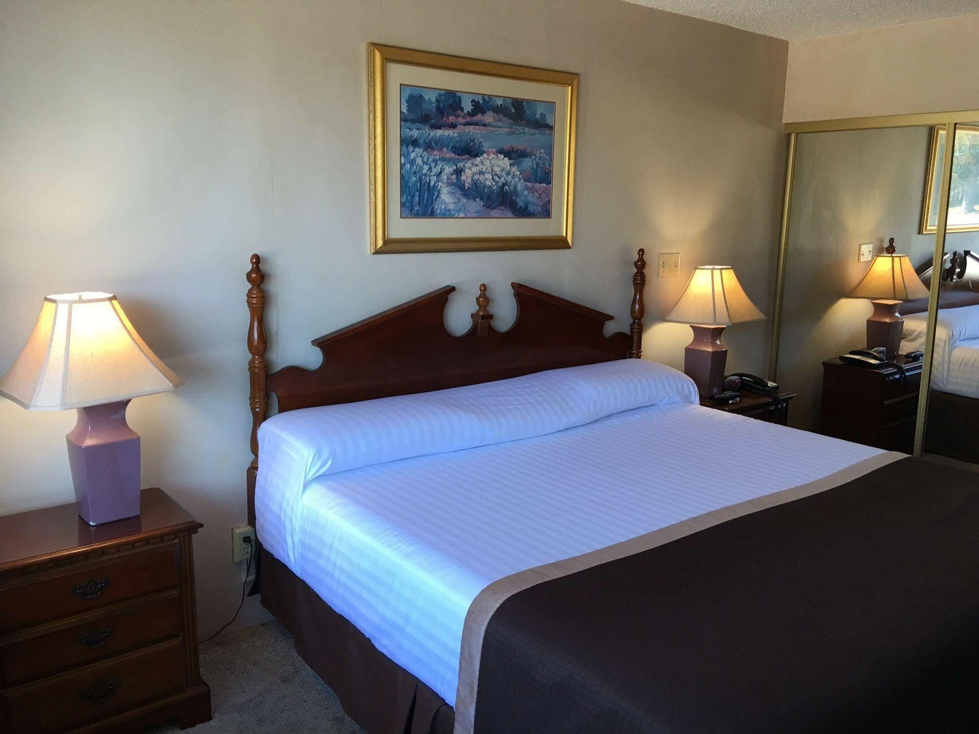 Landmark Inn Hartsville Extérieur photo