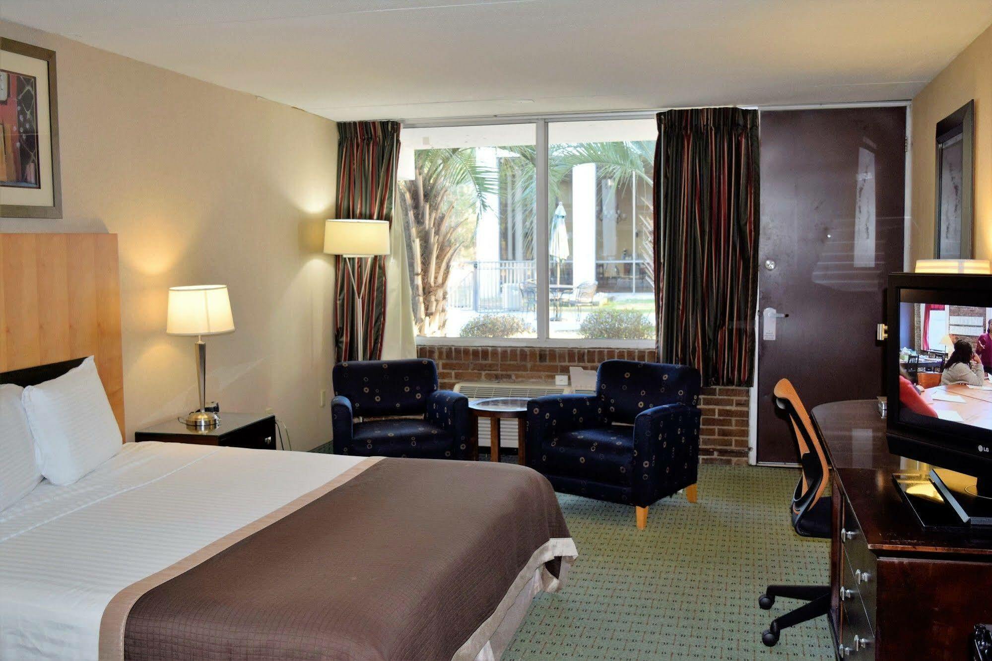 Landmark Inn Hartsville Extérieur photo