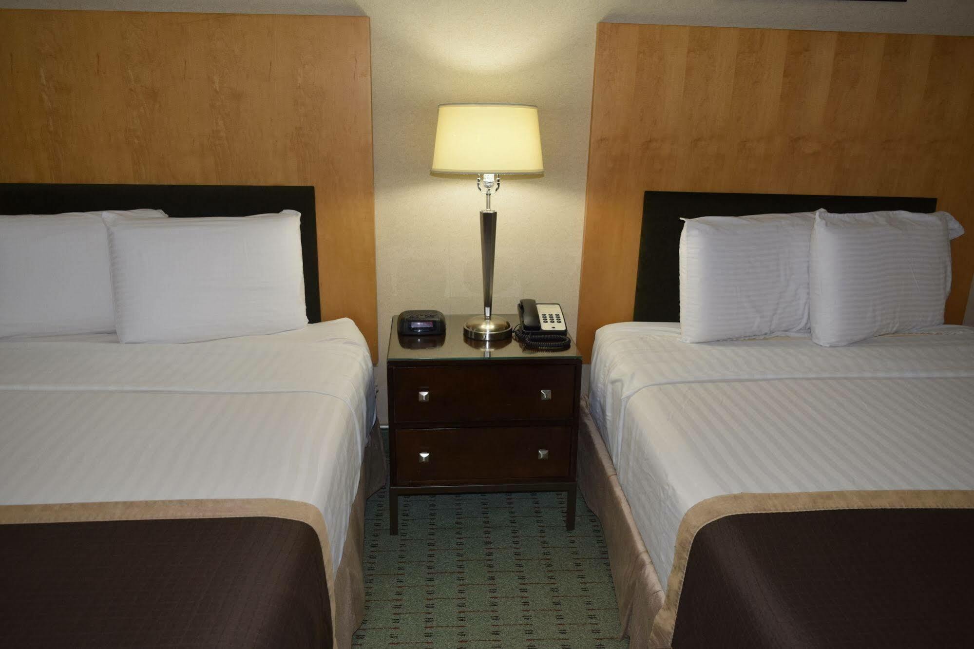 Landmark Inn Hartsville Extérieur photo